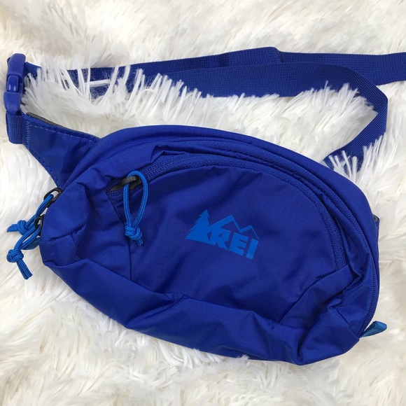 REI Handbags - REI Fanny Pack